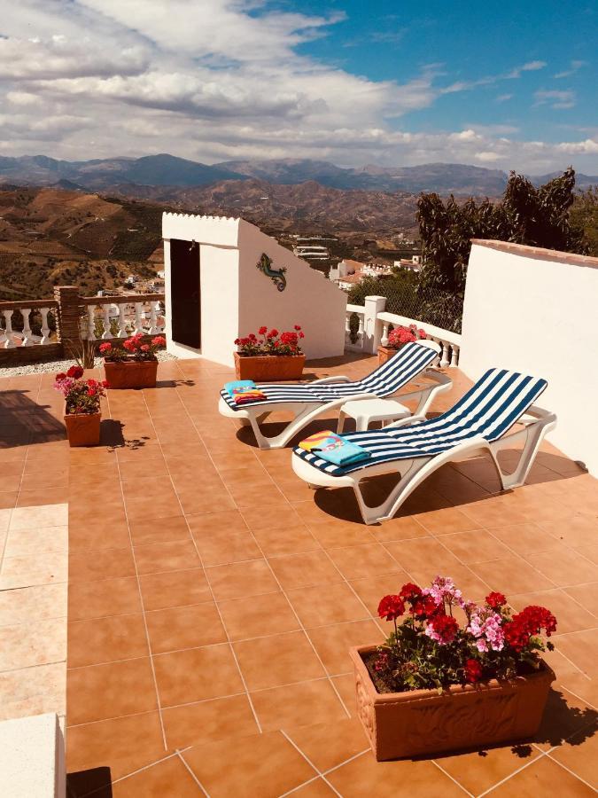 Casa Las Torres B&B Iznate Екстер'єр фото