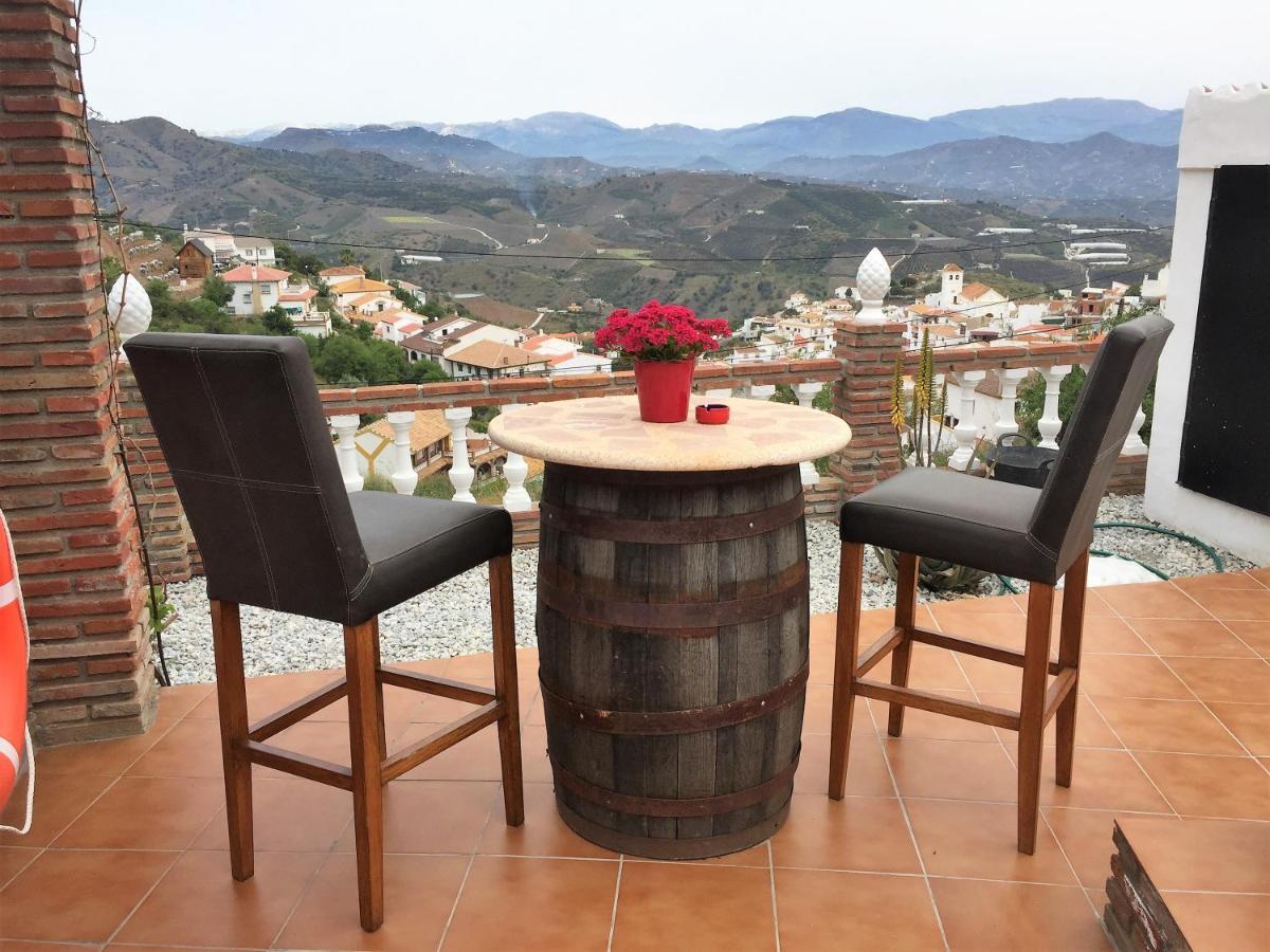 Casa Las Torres B&B Iznate Екстер'єр фото