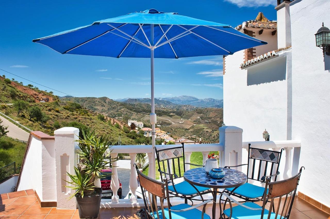 Casa Las Torres B&B Iznate Екстер'єр фото