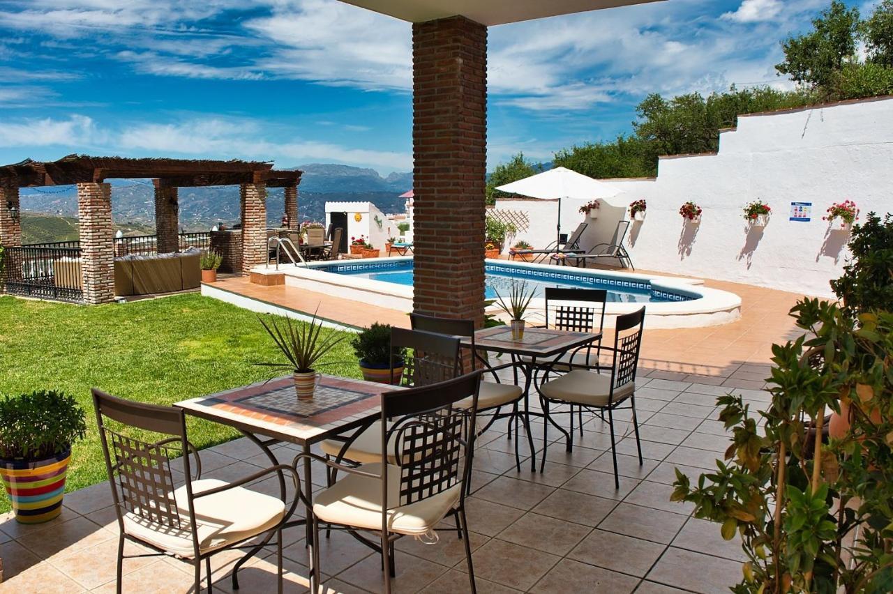 Casa Las Torres B&B Iznate Екстер'єр фото